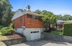 809 Sleepy Hollow Rd, Castle Shannon, PA 15234