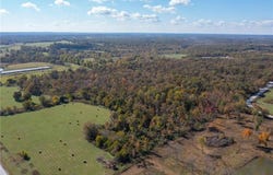 Rocky Dell Hollow  RD, Gravette, AR 72736