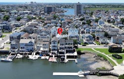 210 N Surrey Ave, Ventnor Heights, NJ 08406