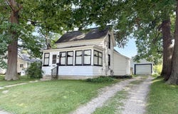 1018 Kenwood Avenue, Belding, MI 48809