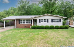 322 Woodall Lane, Scottsboro, AL 35768