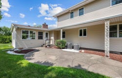 2303 WYNNEWOOD Court, Davenport, IA 52807