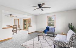 321 N 5TH Street, Petersburg, IL 62675