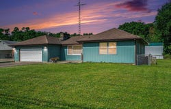 53266 US-131, Three Rivers, MI 49093