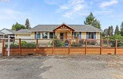 709 S PARK ST, Carlton, OR 97111