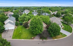 3933 Donegal Way, Eagan, MN 55122