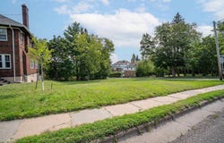 200X E 3rd St, Duluth, MN 55805
