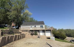 2160 S Lakeshore Drive, Brooklyn, IA 52211