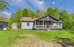 184 Kentucky 1624, Flat Gap, KY 41219