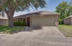 804 Simon Drive, Cedar Hill, TX 75104