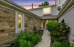 341 Redwing Drive, Deerfield, IL 60015