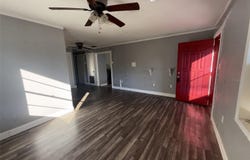 285 E LAKE STREET, UMATILLA, FL 32784