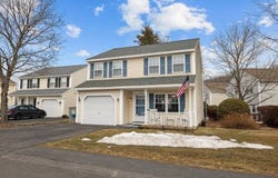103 Juniper Ln, Tewksbury, MA 01876