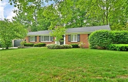 8615 Squirrel Hill Drive NE, Warren, OH 44484