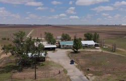 862 N US-385, Levelland, TX 79336