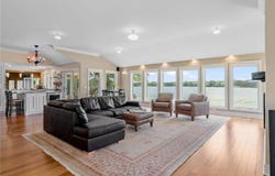 4 W Shore Road, North Oaks, MN 55127
