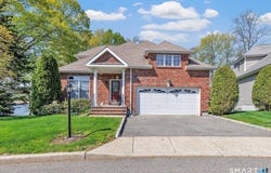 69 Jasmine Circle, Milford, CT 06461
