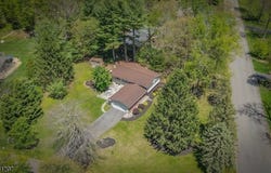 8 Woodland Dr, Washington Twp., NJ 07853-3332