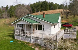 1563 Stage Road, Mountain City, TN 37683