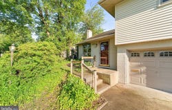 121 MEETING HOUSE LANE, CHERRY HILL, NJ 08002