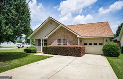 204 Deerfield Circle, Warner Robins, GA 31088