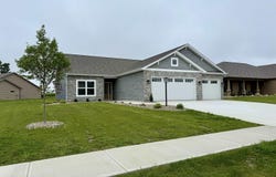 2001 Bogey Court, Auburn, IN 46706-8800