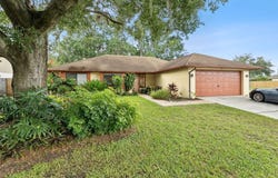 5010 PENNSBURY DRIVE, TAMPA, FL 33624