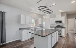 300 Woodville Way, Rogue River, OR 97537
