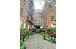 118-60 Metropolitan Avenue, Kew Gardens, NY 11415