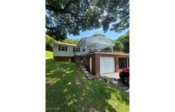 20 Phaeton Avenue, Chester, WV 26034