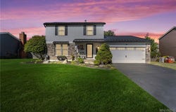 69 Pine Court N, West Seneca, NY 14224