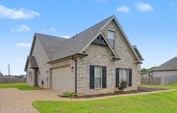 307 Garrison Drive, Senatobia, MS 38668