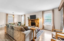 212 Wellington Place, Aberdeen, NJ 07747