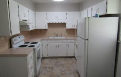 909 E 13th Ave, Hutchinson, KS 67501