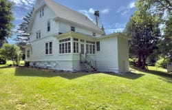 21 Oak Street, Champlain, NY 12919