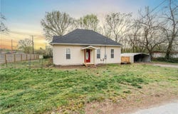 501  SW 2nd  AVE, Gravette, AR 72736