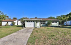 11 Swan Avenue, New Smyrna Beach, FL 32168