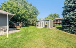208 W Chapelwood Dr, Brandon, SD 57005