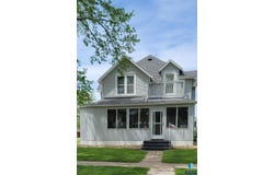 201 2nd Ave, Canistota, SD 57012