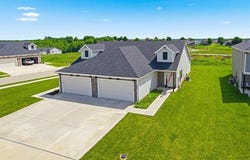 703 Ridge Drive, Smithville, MO 64089