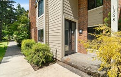 1368 BOCA RATAN DR, Lake Oswego, OR 97034