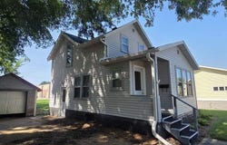 920 E 6th Street, Blue Earth, MN 56013