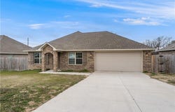 705 Saddlebrook  DR, Gentry, AR 72734
