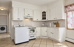 13 Squirrel Ln, Levittown, NY 11756