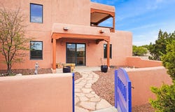 6034 Hoochaneetsa Plaza S, Cochiti Lake, NM 87083