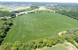2390 Algonquin Road, Barrington Hills, IL 60010
