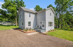 802 Clinton Street, Marshall, MI 49068