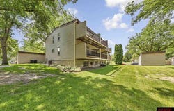 1686 LaMar Drive, North Mankato, MN 56003