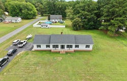 8 NELSON DR, ONANCOCK, VA 23417