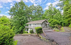 985 Vista Lane, Hiawassee, GA 30546